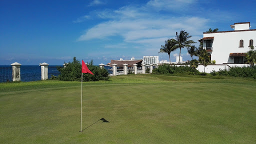 Pok Ta Pok Golf Course, Pok-ta-pok 29, Zona Hotelera, 77500 Cancún, Q.R., México, Club de golf | SON