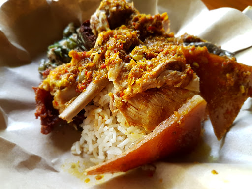 Warung Babi Guling Bu Oka 3