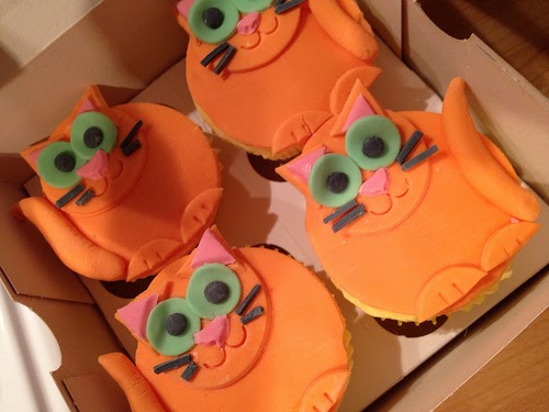 Catsparella: Cat Cupcake Tuesdays