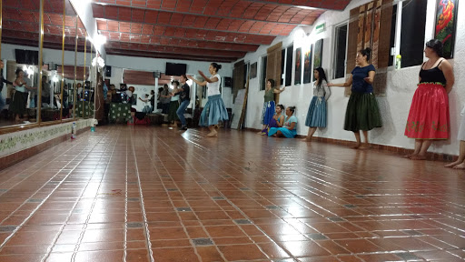 Escuela De Danzas Polinesias Bora Bora, 76900, De Don Gregorio 33, El Pueblito, Qro., México, Escuela | QRO