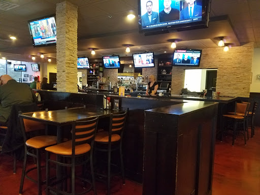 Bar & Grill «Bottoms Up Sports Bar & Grill», reviews and photos, 1807 S Washington St, Naperville, IL 60565, USA