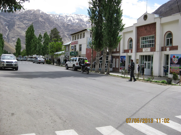 Памирский тракт на мото в мае 2013.