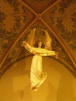 Vysehrad - Petrus en Pauluskerk - engel 2.JPG