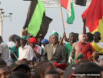 Les groupes d’animation de V. Club, de TP Mazembe, l’As Dragons et ceux du DCMP dont Evoloko le 03/04/2013 au stade de Martyrs à Kinshasa, lors de l’exposition des dépouilles mortelles de trois joueurs. Radio Okapi/Ph. John Bompengo.