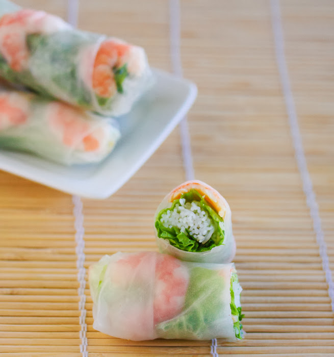 close-up photo of a spring roll sliced in half 