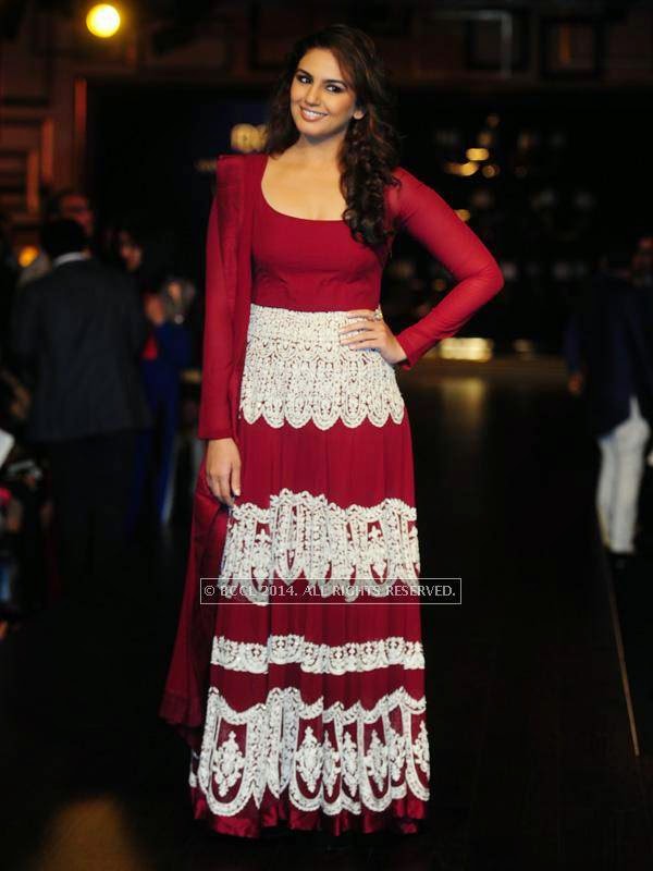 Huma Qureshi showcases a creation by designer Manish Malhotra on Day 4 of India Couture Week, 2014, held at Taj Palace hotel, New Delhi.