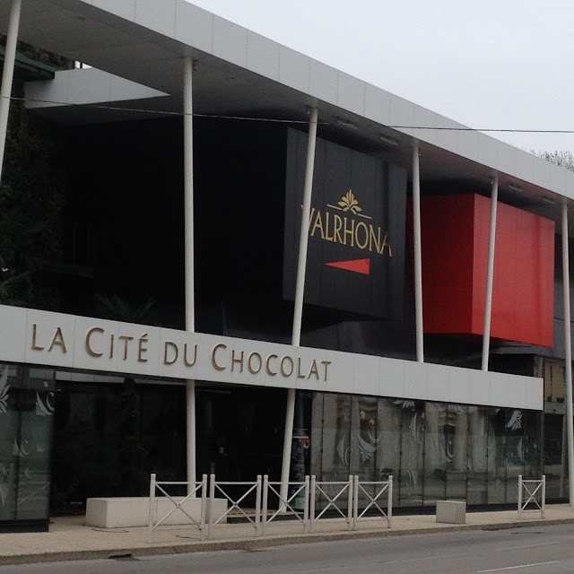 Mapstr - School Ecole Valrhona Professionnelle Tain-l'Hermitage - Chocolat,  Chocolatier, Patisserie, Chocolat 🍫, Salon thé