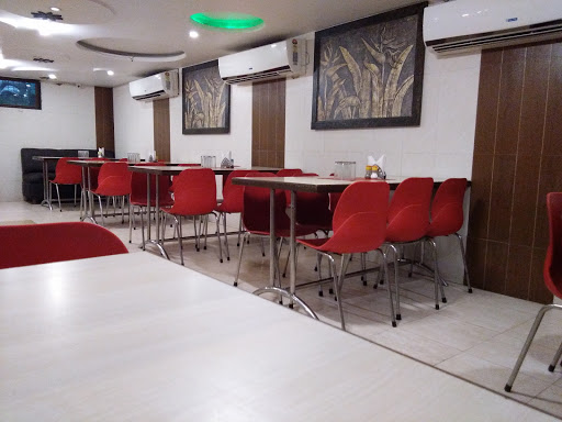 Madrasi Restaurant, Opposite Old High Court, Bihari Talkies Road, Bilaspur, Chhattisgarh 495001, India, Vegetarian_Restaurant, state CT