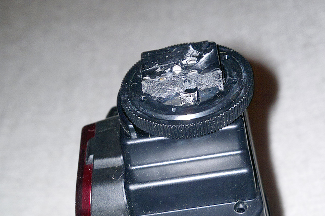 Arreglando la zapata del flash Sigma EF-530 DG Super