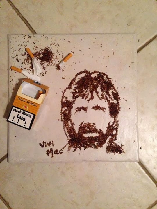 Chuck Norris, com cigarros