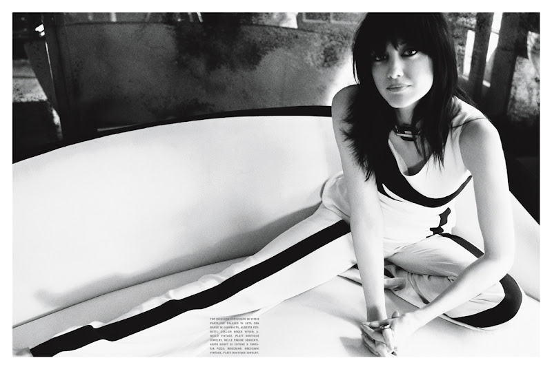 Andrea Riseborough para Vogue Italia, diciembre 2011