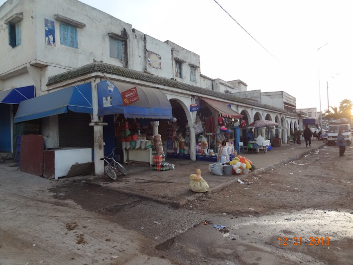 Por Marrocos e Mauritãnia, a queimar Pneu e Gasolina  DSC05542