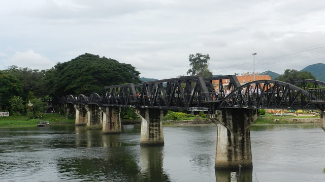 Blog de voyage-en-famille : Voyages en famille, Kanchanaburi : son pont, son centre ville