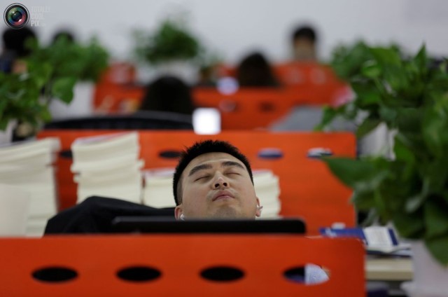 Ngủ tại công ty Ngủ tại công ty