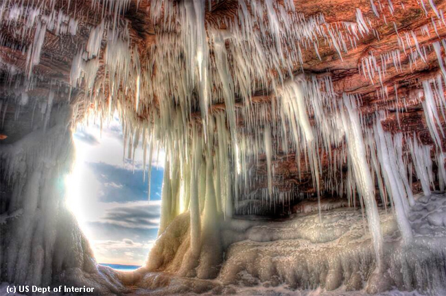 Los Grandes Lagos helados abren paso a las espectaculares Ice Caves