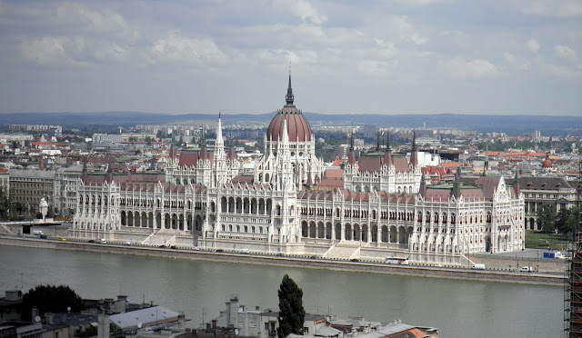 BUDAPEST Y VIENA: UNA SEMANA A ORILLAS DEL DANUBIO - Blogs de Europa - BUDAPEST: PASEO POR BUDA Y VISITA AL PARLAMENTO (16)