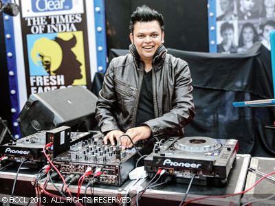 DJ Akhtar enthralled the audience at the Clean & Clear Times of India Fresh Face 2012 finale in Mumbai.