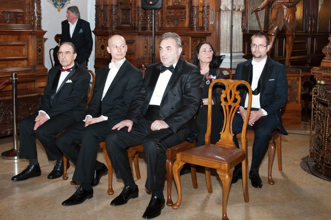 FOTO Ceremonia de decorări regale la Castelul Peleș, 26 martie 2014 - Principesa Moștenitoare Margareta, Principele Radu, Principele Nicolae FOTO Ceremonia de decorări regale la Castelul Peleș, 26 martie 2014 - Principesa Moștenitoare Margareta, Principele Radu, Principele Nicolae