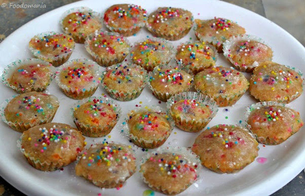 Funfetti Cupcakes Recipe | Eggless Mini Cupcakes
