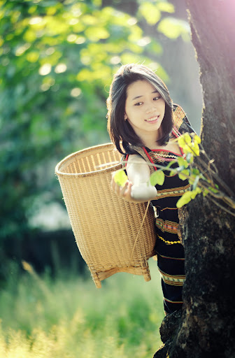 Nữ sinh FPT Polytechnic Tây Nguyên chia sẻ quan niệm để đạt được thành tích tốt trong việc học, không nhất thiết là cứ phải lúc nào cũng học mà còn phải sắp xếp thời gian học sao cho hợp lý, tích lũy kinh nghiệm qua các việc làm thêm, những giờ thực hành tại trường. 