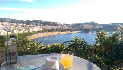 Hotel Montjoi