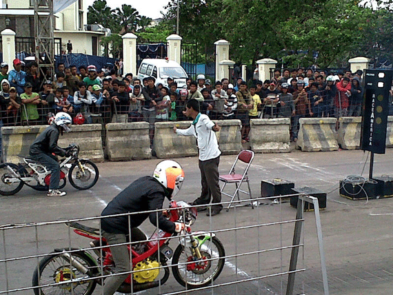 Modifikasi Motor Matic | Matic Drag Bike title=
