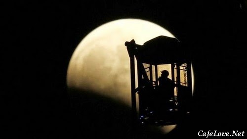 Hình ảnh đẹp đôi tình nhân lãng mạn trong đêm trăng ảnh bên nhau dưới trăng