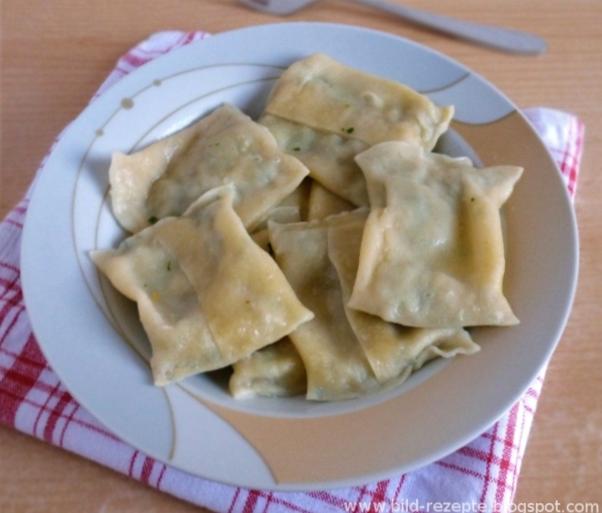 Rezepte aus meiner Küche: Teigtaschen mit Hackfleisch, Spinat ...