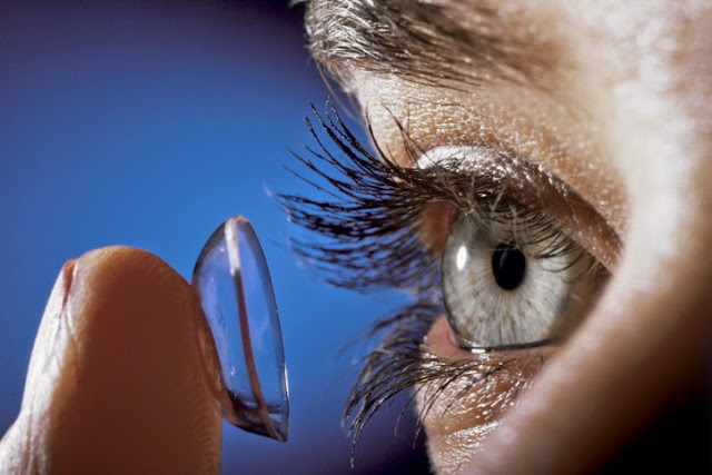 Fighting contact lens discomfort fighting_contact_lens_discomfort