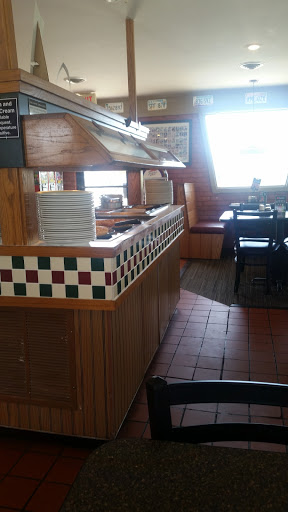Pizza Restaurant «Pizza Hut», reviews and photos, 118 E Madison St, Winterset, IA 50273, USA