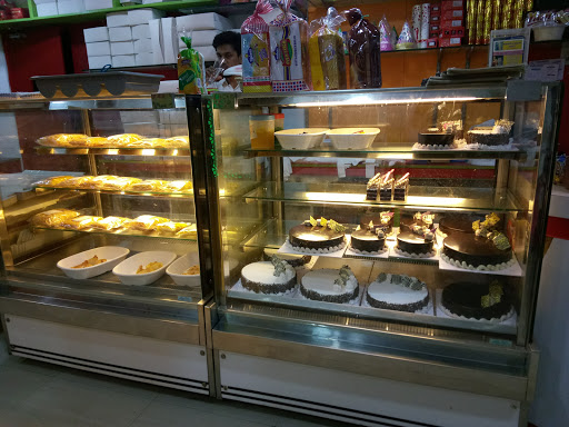 FB Cake House, No-34, Rajiv Gandhi Salai, Near Sipcot Bus Stop, Siruseri, Navalur, Chennai, Tamil Nadu 603103, India, Bakery_and_Cake_Shop, state TN