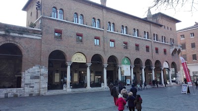 Photos of Dante's Tomb