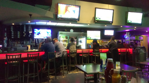 Bar & Grill «US12 American Bar & Grill», reviews and photos, 34824 W Michigan Ave, Wayne, MI 48184, USA