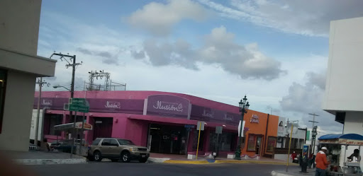 Ilusión, Calle Zaragoza & Av. Benito Juárez, Zona de Tolerancia, Reynosa, Tamps., México, Tienda de ropa | TAMPS