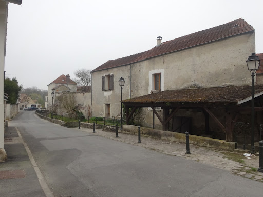 Carrefour Drive