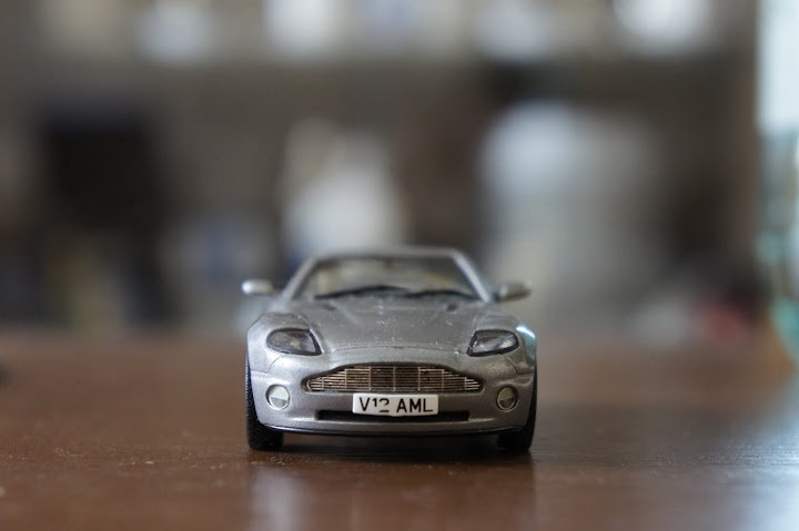 Суперкары №12 Aston Martin V12 Vanquish фото модели, обсуждение