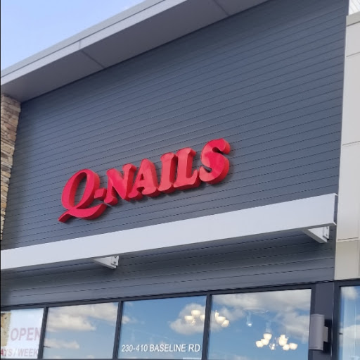Q Nails logo