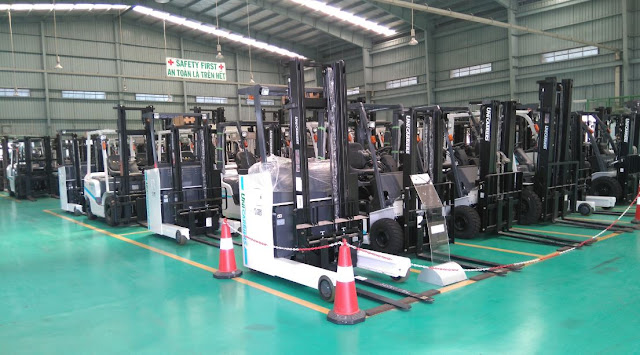 Nissan battery forklift by Unicarriers Nissan battery forklift by Unicarriers