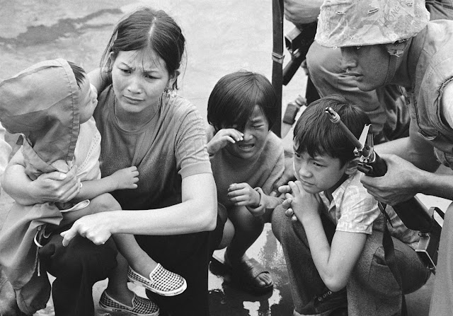 https://lh4.googleusercontent.com/-x7lxzAKdPGk/TWwCVUZi_LI/AAAAAAAADo8/eUko1UszLFk/s1600/The+Vietnam+War+in+picture+20.jpg