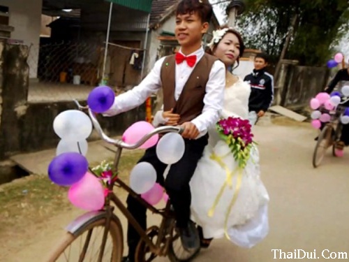 Thơ lục bát chế họa tranh ảnh vui, tiếu lâm, khó đỡ nhất thơ lục bát chế đám cưới
