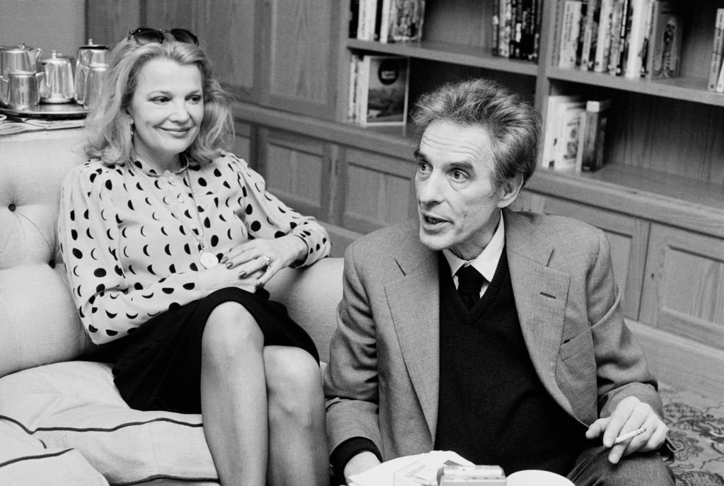 Gena Rowlands and John Cassavetes (1929 - 1989) in UK on April 2, 1984. | Photo: Getty Images 