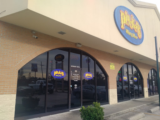Chicken Wings Restaurant «Pluckers Wing Bar», reviews and photos, 4225 Nicholson Dr #101, Baton Rouge, LA 70808, USA