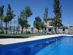 piscina y fachada Alquiler de casa con piscina y terraza en Villacastín