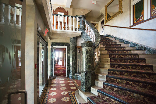 Edgewater Manor Restaurant