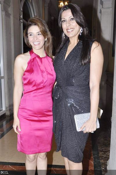 'Best Buddies', Raageshwari and Pooja Bedi get clicked by the shutterbugs during the Times Now Foodie Awards 2013, held at ITC Parel in Mumbai on February 02, 2013.(Pic: Viral Bhayani)