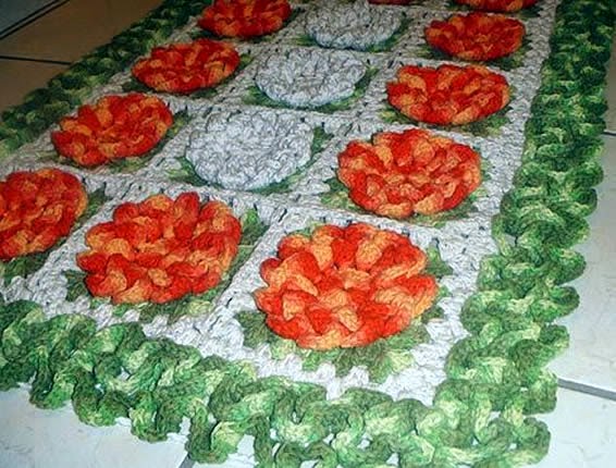 Tapete em barbante com flores Tapete em barbante com flores