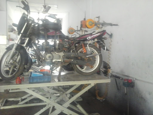 DCM Motors, 24/4, Trichy Rd, Kothari Layout, Singanallur, R.N. Palayam, Ramanathapuram, Coimbatore, Tamil Nadu 641045, India, Two_Wheeler_Repair_Shop, state TN