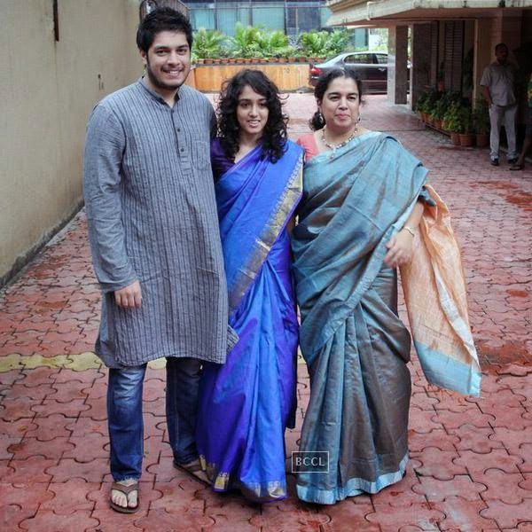 Reena Dutta poses with her children Junaid and Ira Khan during Eid celebration at Aamir Khan's residence in Mumbai, on July 29, 2014.(Pic: Viral Bhayani)