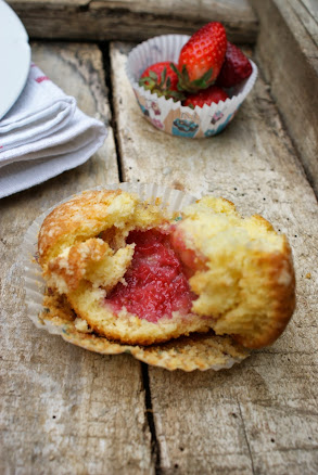 Muffins avec un coeur de fraises et crumble DSC03059