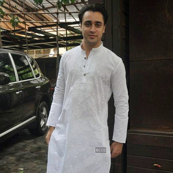 Imran Khan celebrates Eid with his family at Aamir Khan's residence in Mumbai, on July 29, 2014.(Pic: Viral Bhayani)